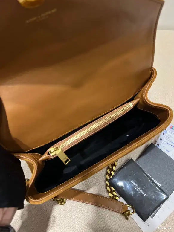 YSL COLLEGE MEDIUM 0516